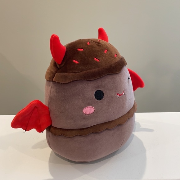 NWT 8” Sugar the Angel Food Cake & Spice the Devils Food Cake Squishmallow Set - Picture 10 of 13